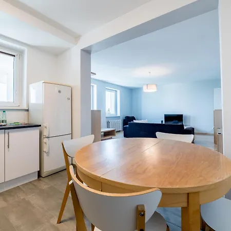 Piatkowo 2-bedroom By Bookinghost Appartement