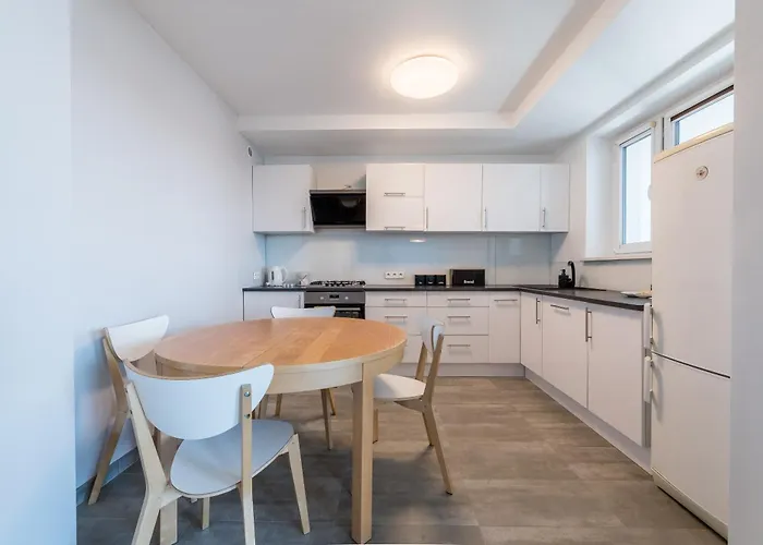 Piatkowo 2-bedroom By Bookinghost * Poznan