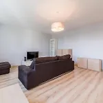 Piatkowo 2-bedroom By Bookinghost Apartment *