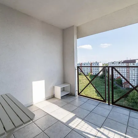 Piatkowo 2-bedroom By Bookinghost 포즈난