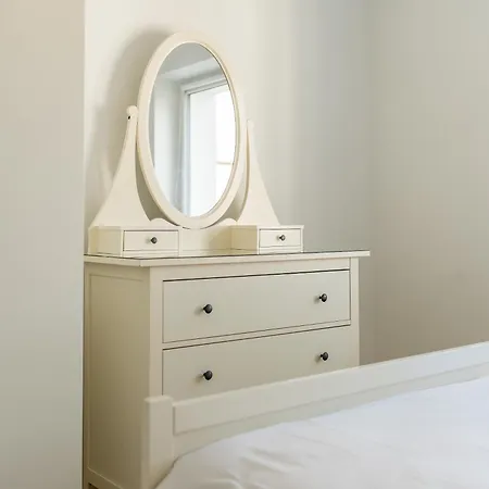 Piatkowo 2-bedroom By Bookinghost * 포즈난