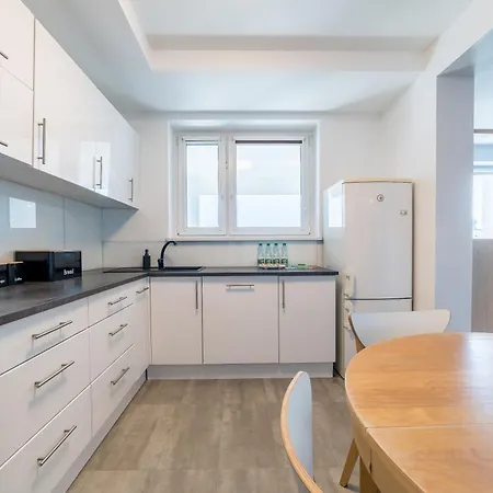 Piatkowo 2-bedroom By Bookinghost *