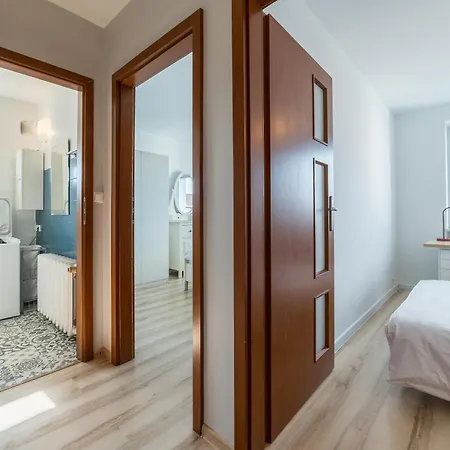 Piatkowo 2-bedroom By Bookinghost * 포즈난